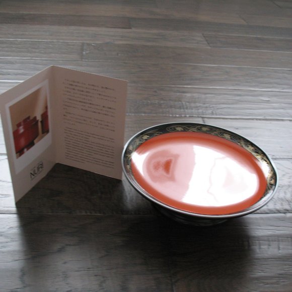 Japanese Lacquerware Serving Dish - Picture 3 of 9